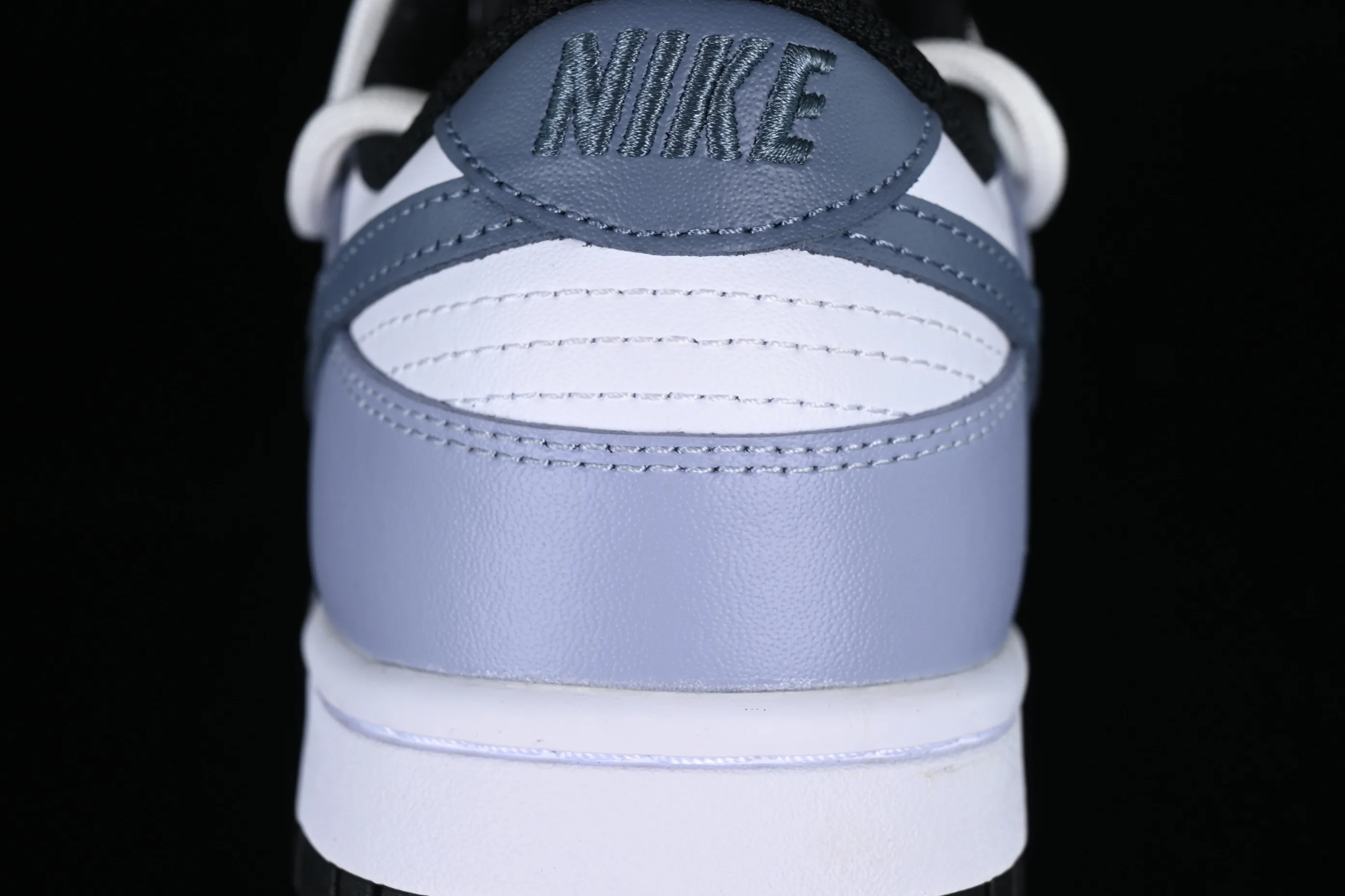 All Categories Nk SB Dunk Series Nk SB Dunk Low Low-top sneakers Nk SB Dunk Low Blueberry soda Simple haze gray blue SB strap low-top casual sneakers DD1503-101